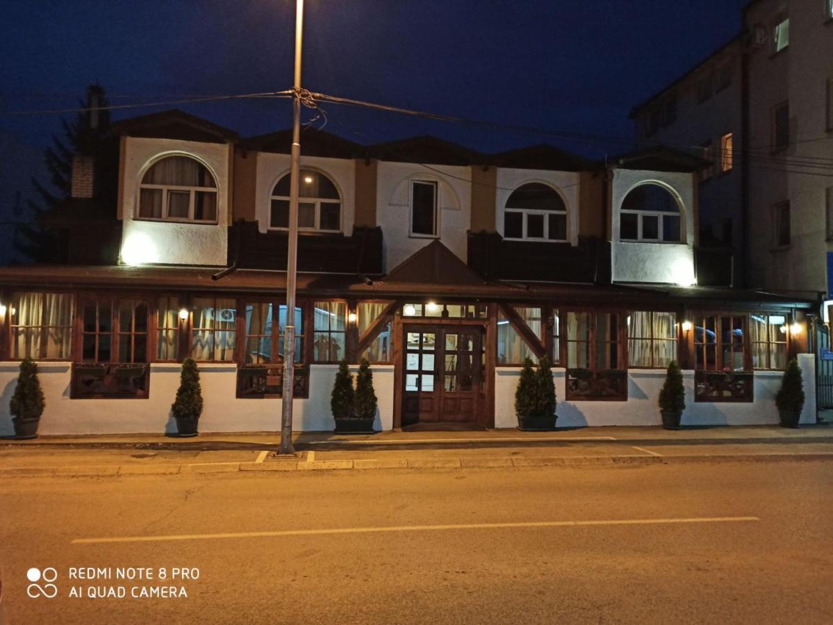 Matino Apartments 3 Valjevo Bagian luar foto